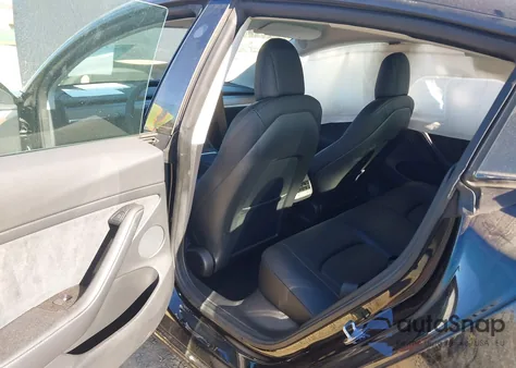 2022 Tesla Model 3 Long Range Dual Motor All-Wheel Drive z USA, uszkodzony, nr VIN 5YJ3E1EB3NF129759